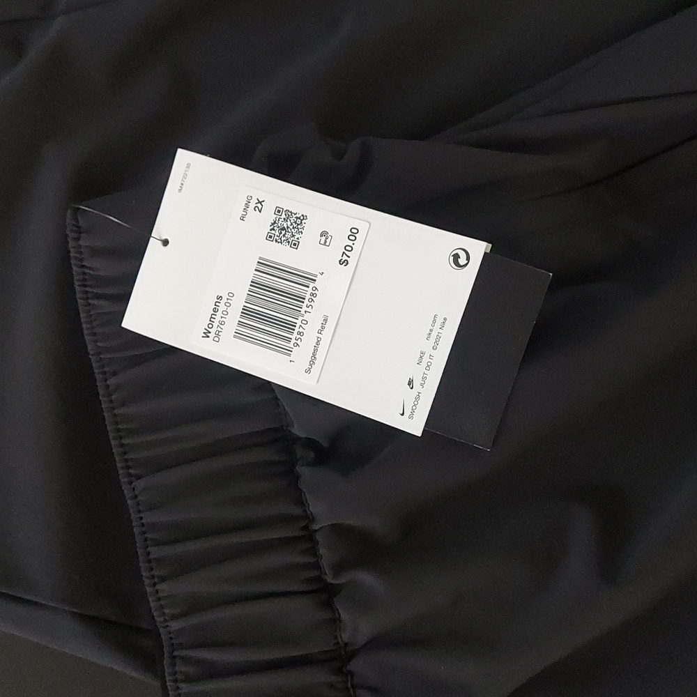 Nike - Picture 12 of 16